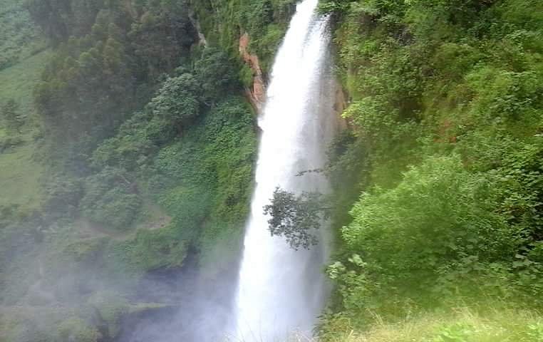 In which district is Sipi Falls located?